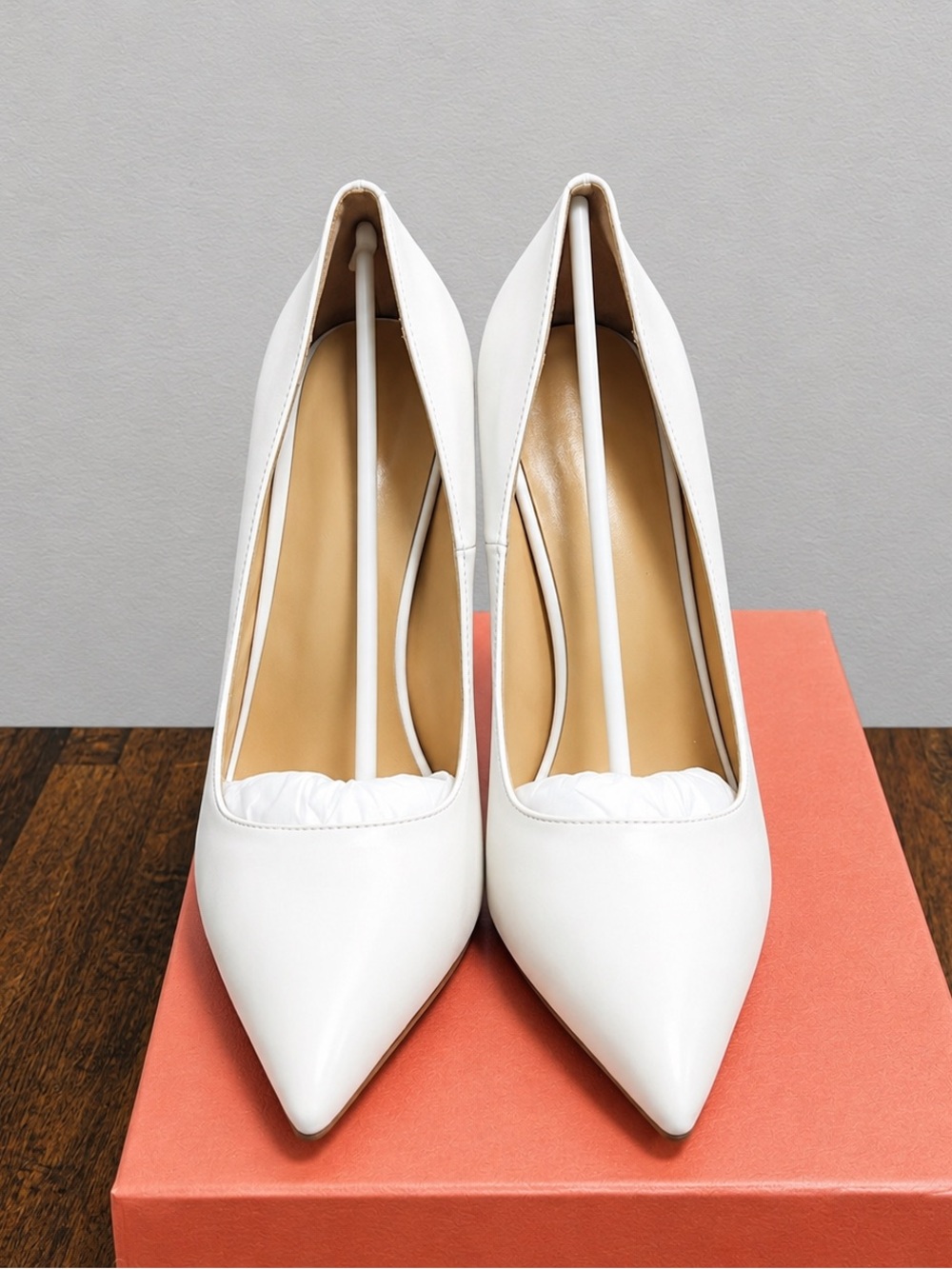 NWT Classic White Stilettos - Picture 4 of 8